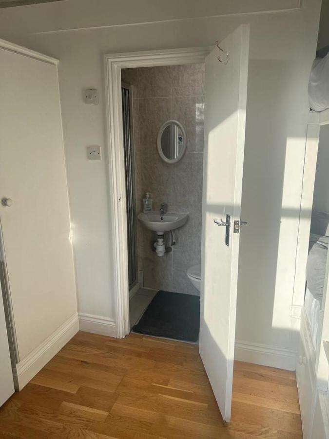 Lovely First Floor Flat-2 ロンドン エクステリア 写真